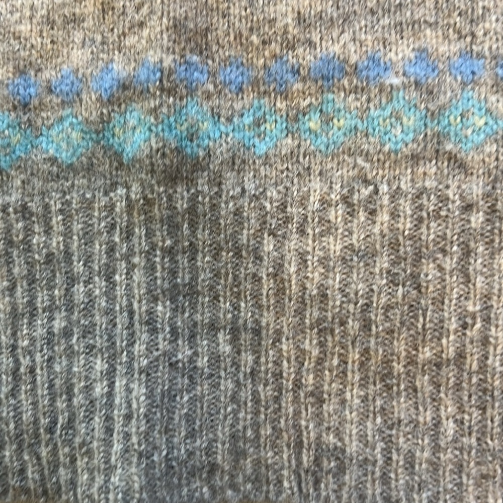 Express sweater - Picture 16 of 16
